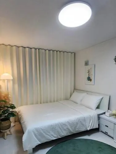 레오 신림점 Apartamento Seúl